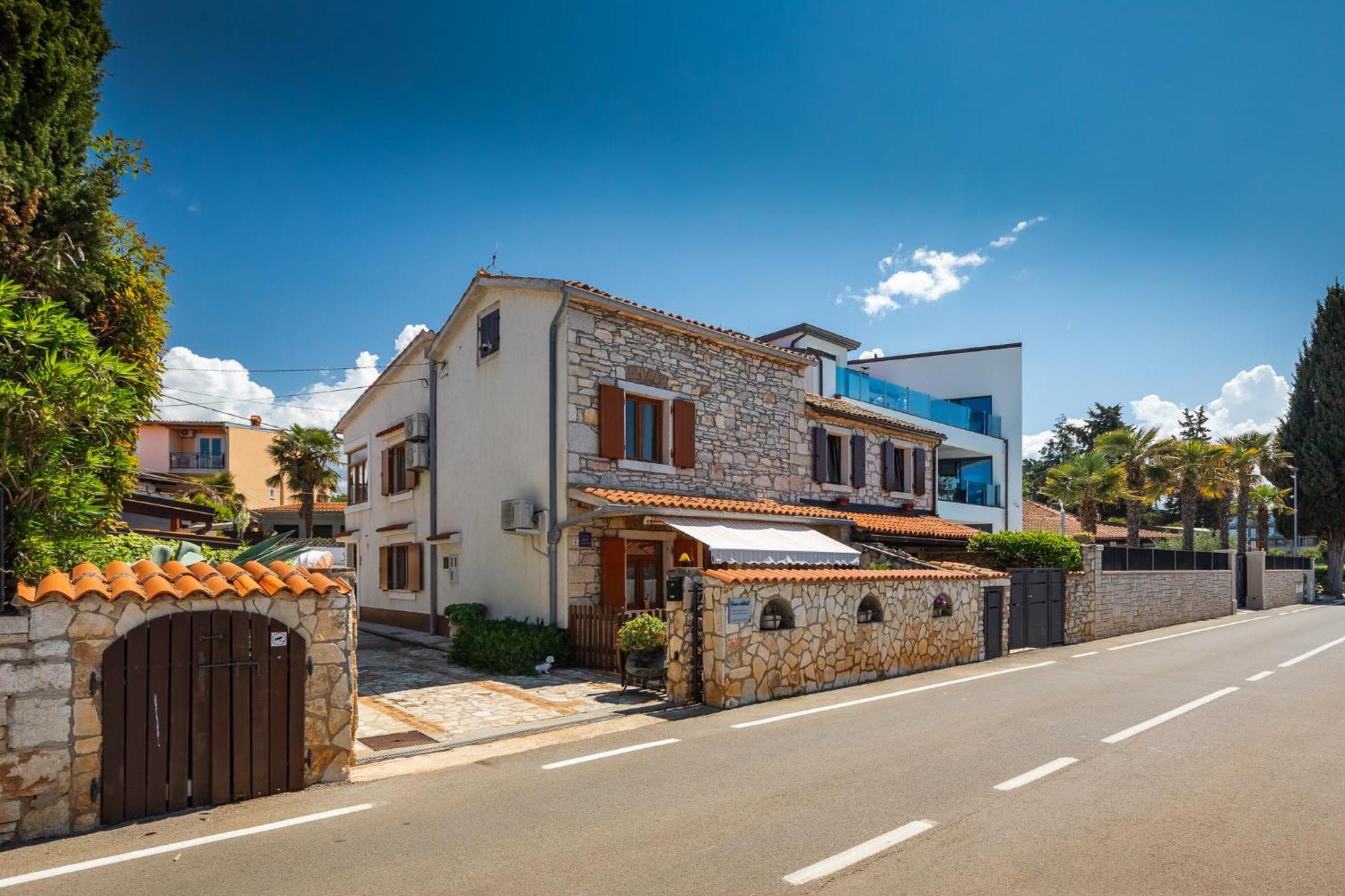 Beach House - Sea Breeze Porec Esterno foto