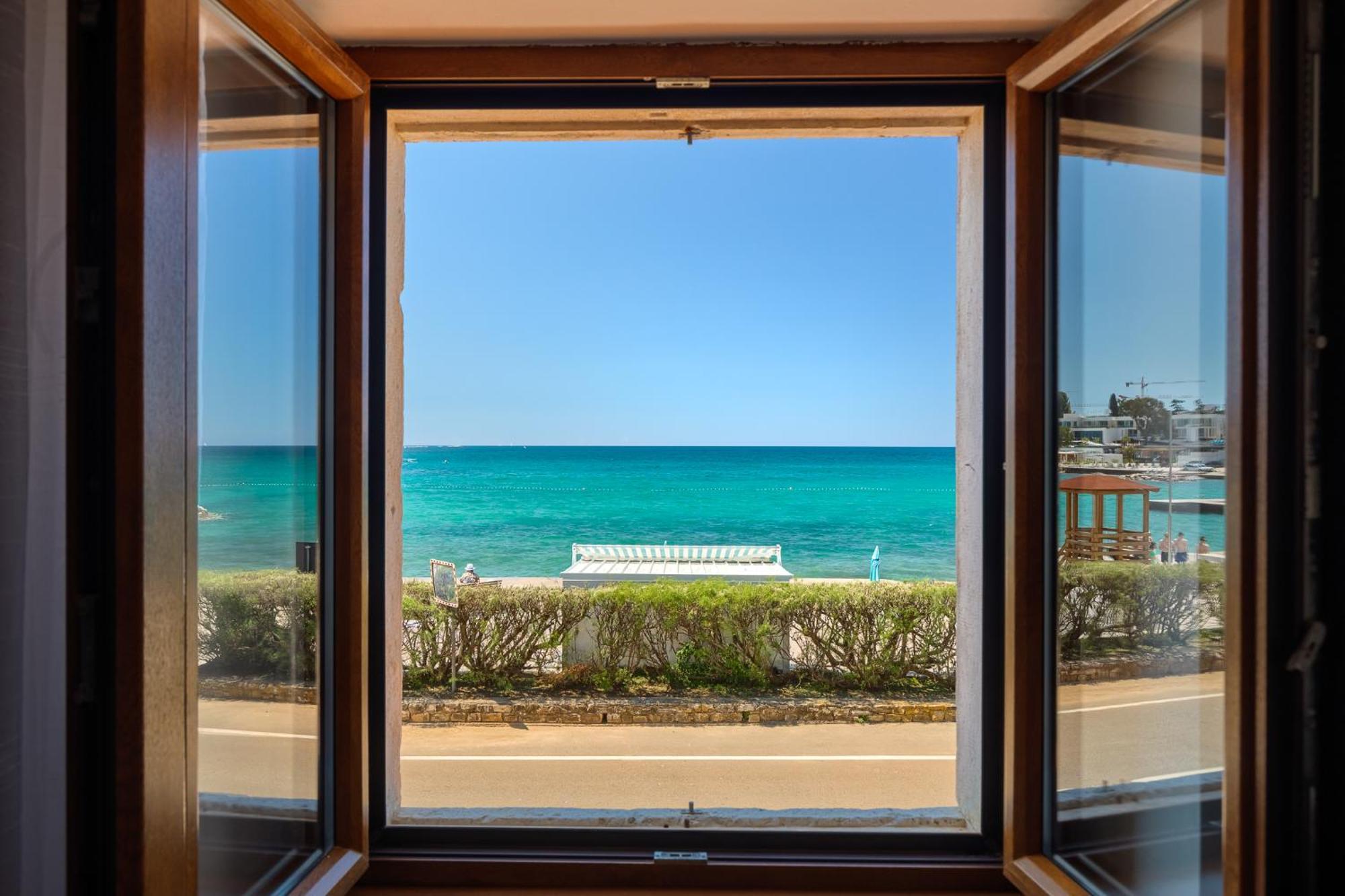 Beach House - Sea Breeze Porec Esterno foto