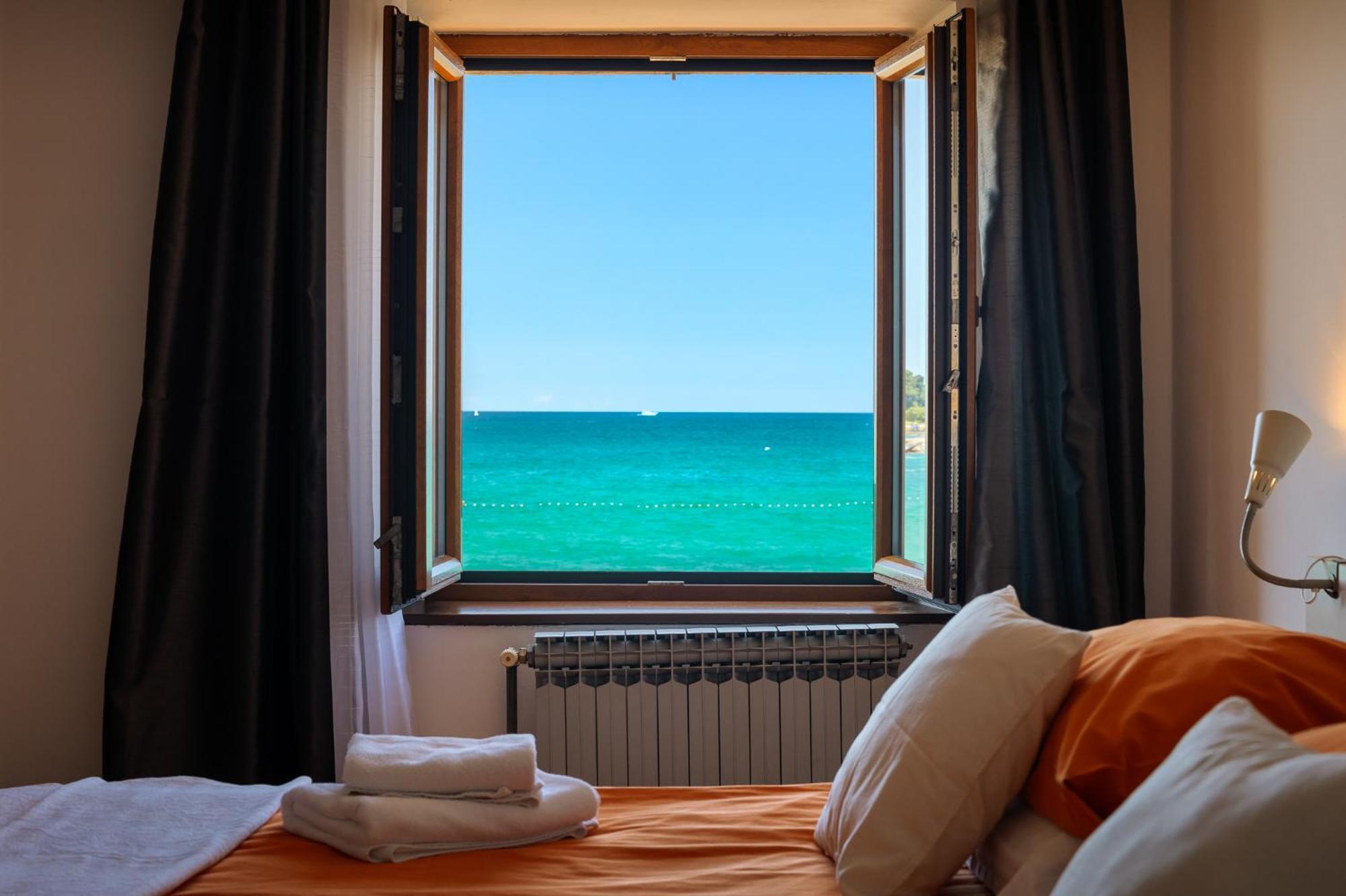 Beach House - Sea Breeze Porec Esterno foto