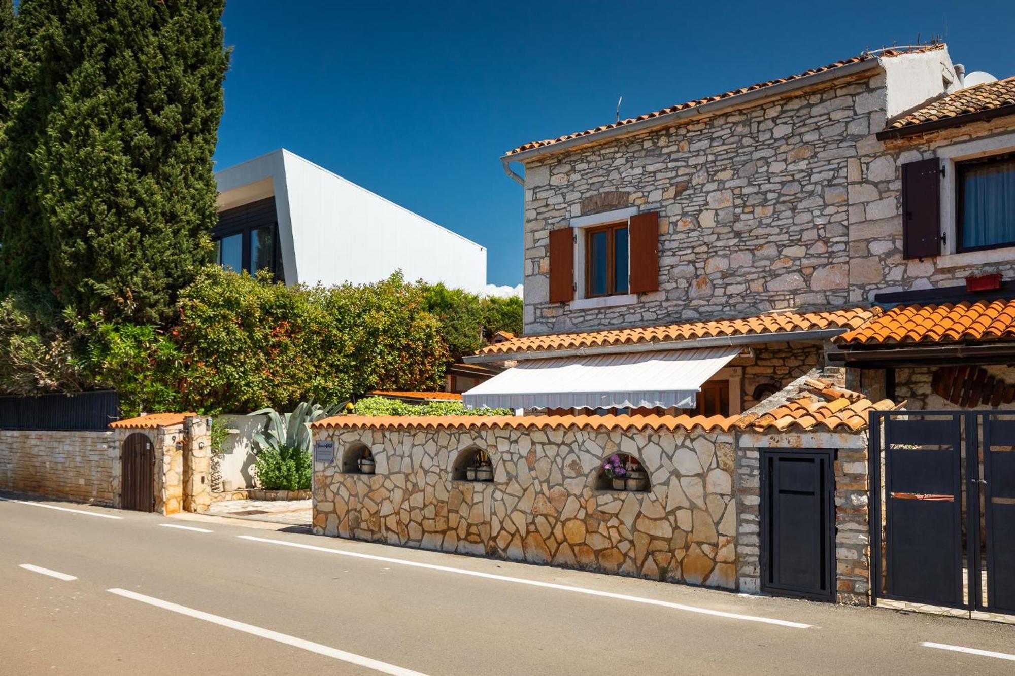 Beach House - Sea Breeze Porec Esterno foto