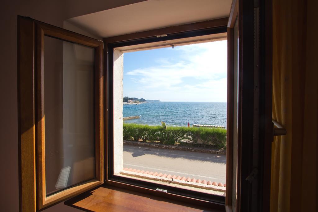 Beach House - Sea Breeze Porec Esterno foto